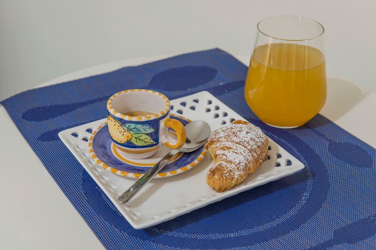 Ad Maiora Bed and Breakfast Σαλέρνο Εξωτερικό φωτογραφία